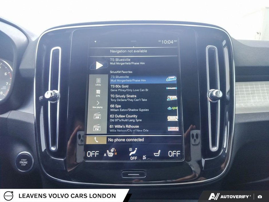 2022 Volvo XC40 MOMENTUM-28