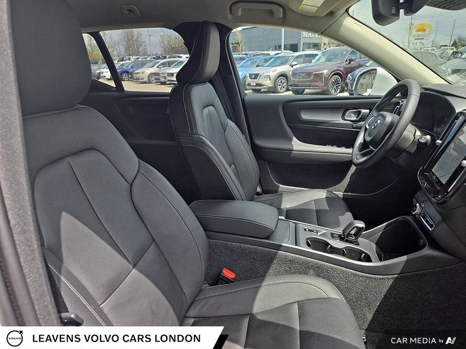 2024 Volvo XC40 CORE BRIGHT THEME-25