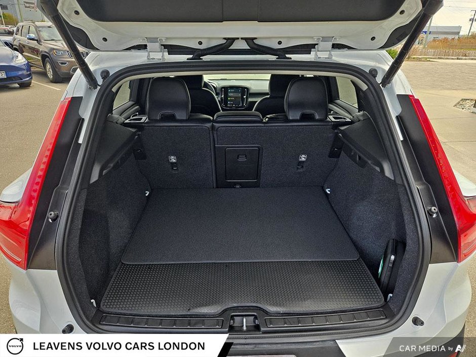 2024 Volvo XC40 CORE BRIGHT THEME-11