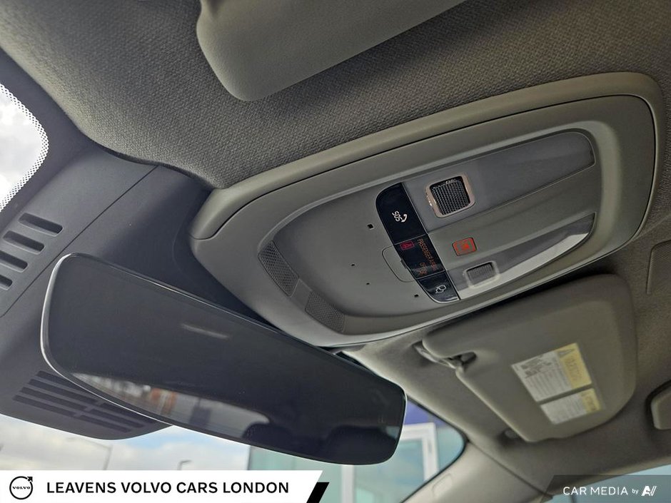 2024 Volvo XC40 CORE BRIGHT THEME-17