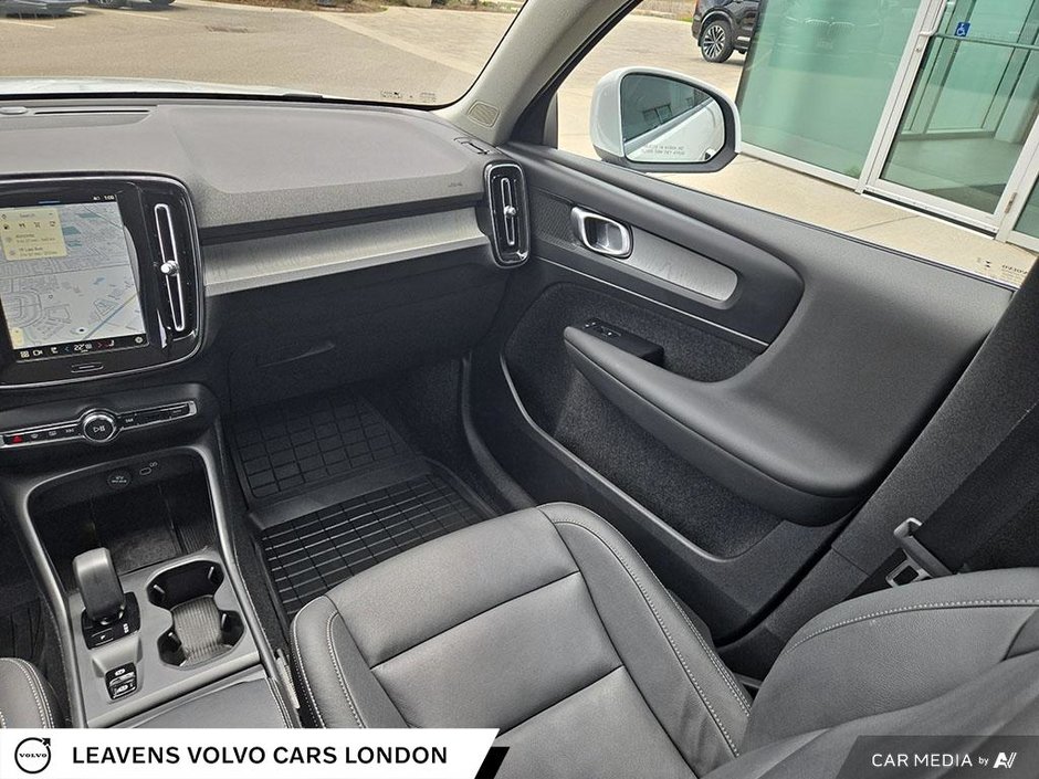 2024 Volvo XC40 CORE BRIGHT THEME-28