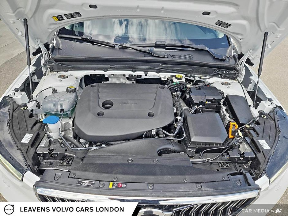 2024 Volvo XC40 CORE BRIGHT THEME-10