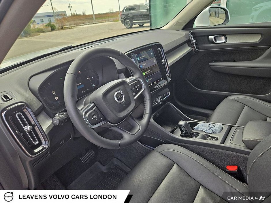 2024 Volvo XC40 CORE BRIGHT THEME-12