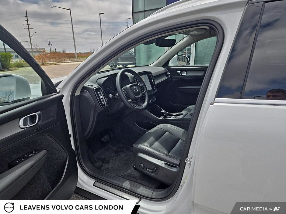 2024 Volvo XC40 CORE BRIGHT THEME-29