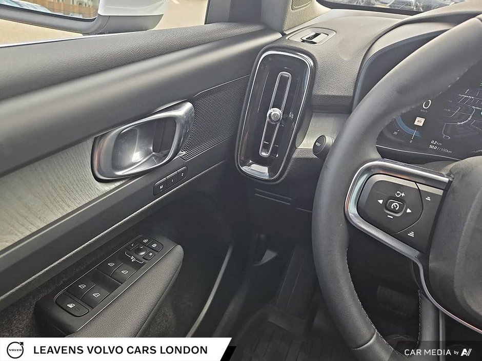 2024 Volvo XC40 CORE BRIGHT THEME-16