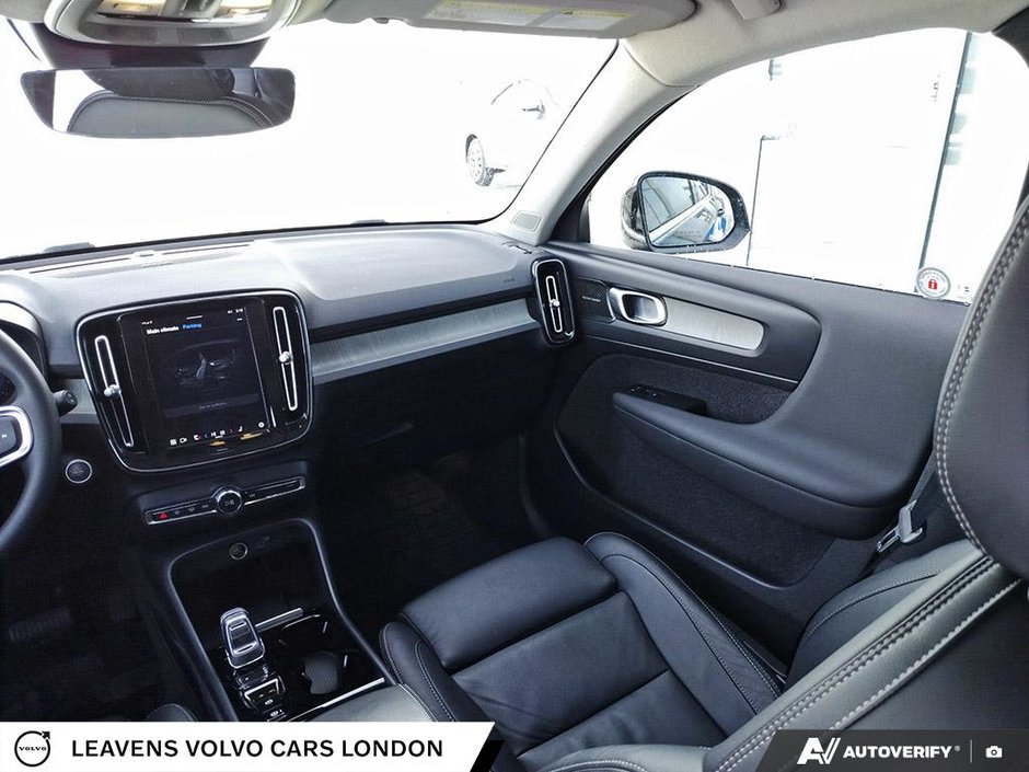 2024 Volvo XC40 ULTIMATE BRIGHT THEME-24