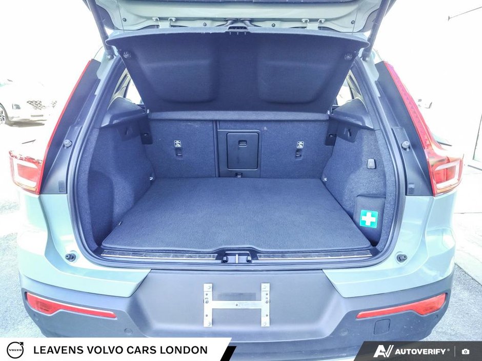 2024 Volvo XC40 PLUS BRIGHT THEME-11