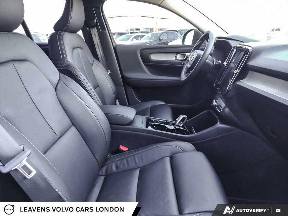 2024 Volvo XC40 PLUS BRIGHT THEME-21