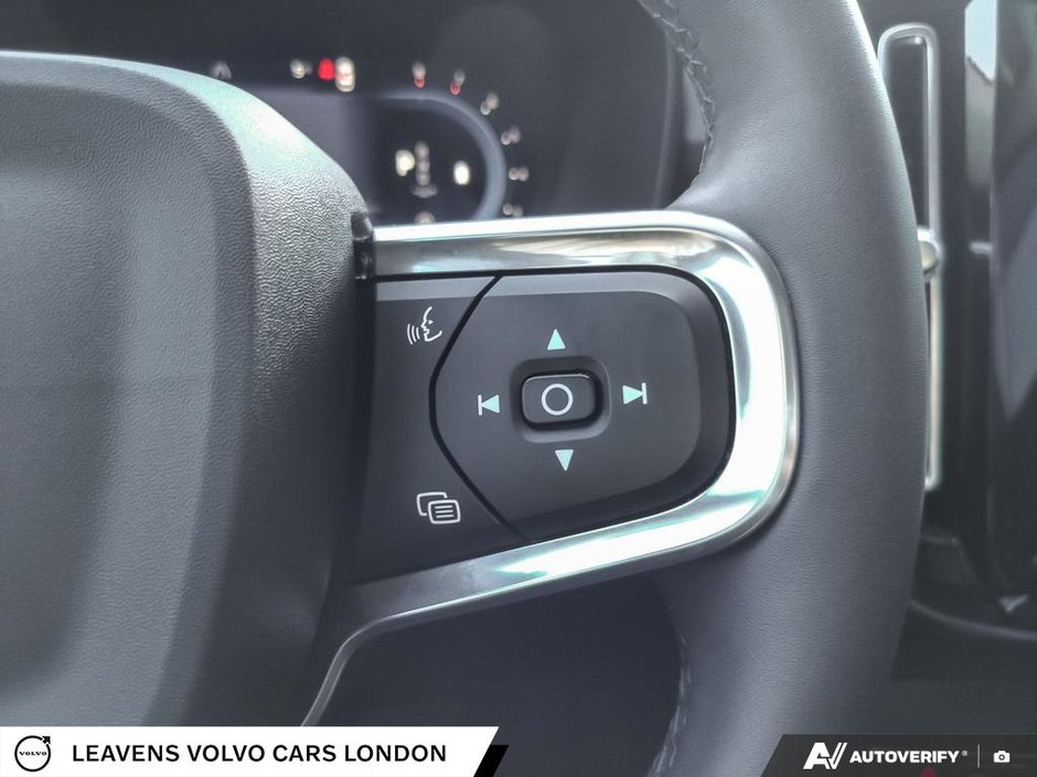 2024 Volvo XC40 PLUS BRIGHT THEME-15