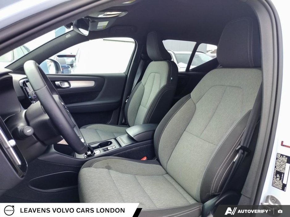 2024 Volvo XC40 UNKNOWN-25