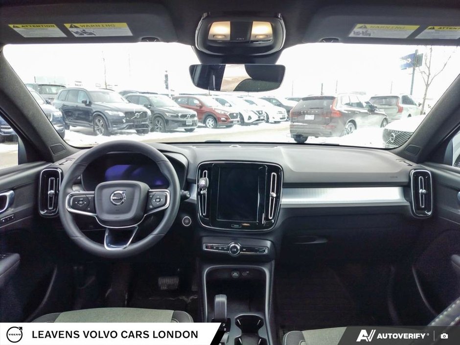 2024 Volvo XC40 UNKNOWN-23