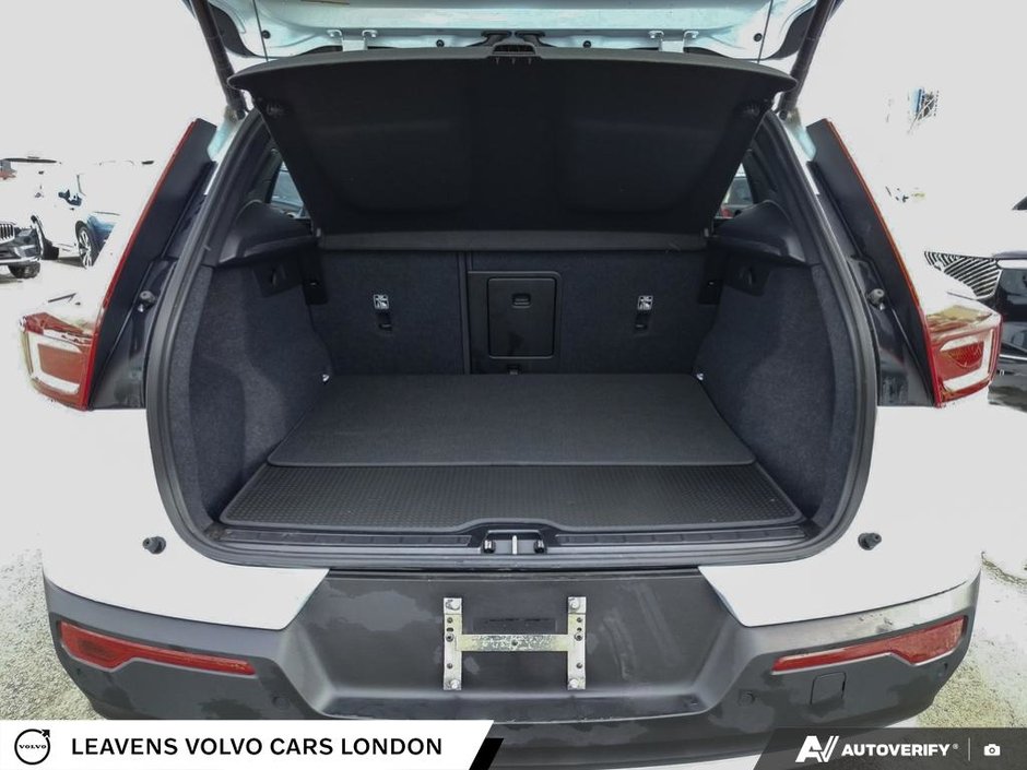 2024 Volvo XC40 UNKNOWN-11