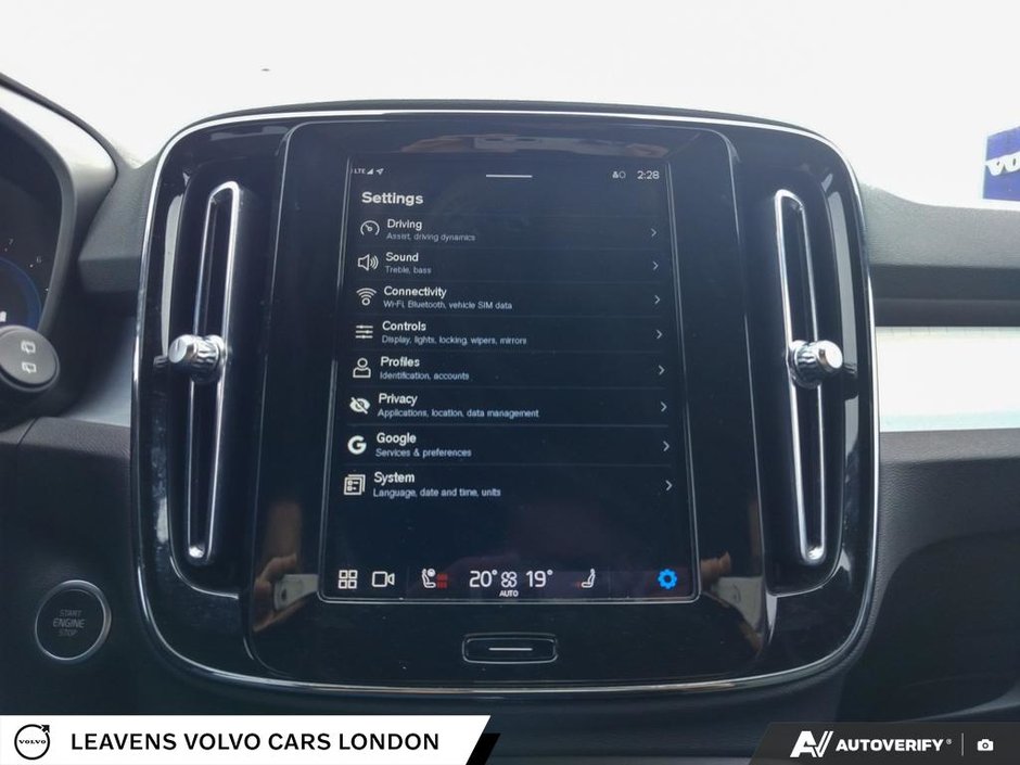 2024 Volvo XC40 UNKNOWN-27