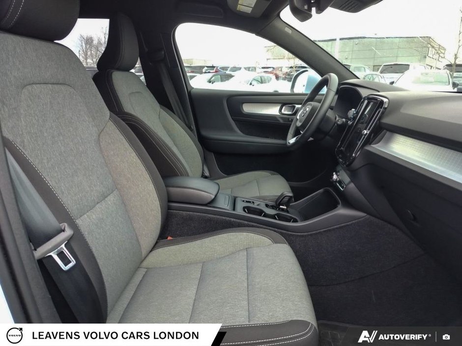 2024 Volvo XC40 UNKNOWN-21