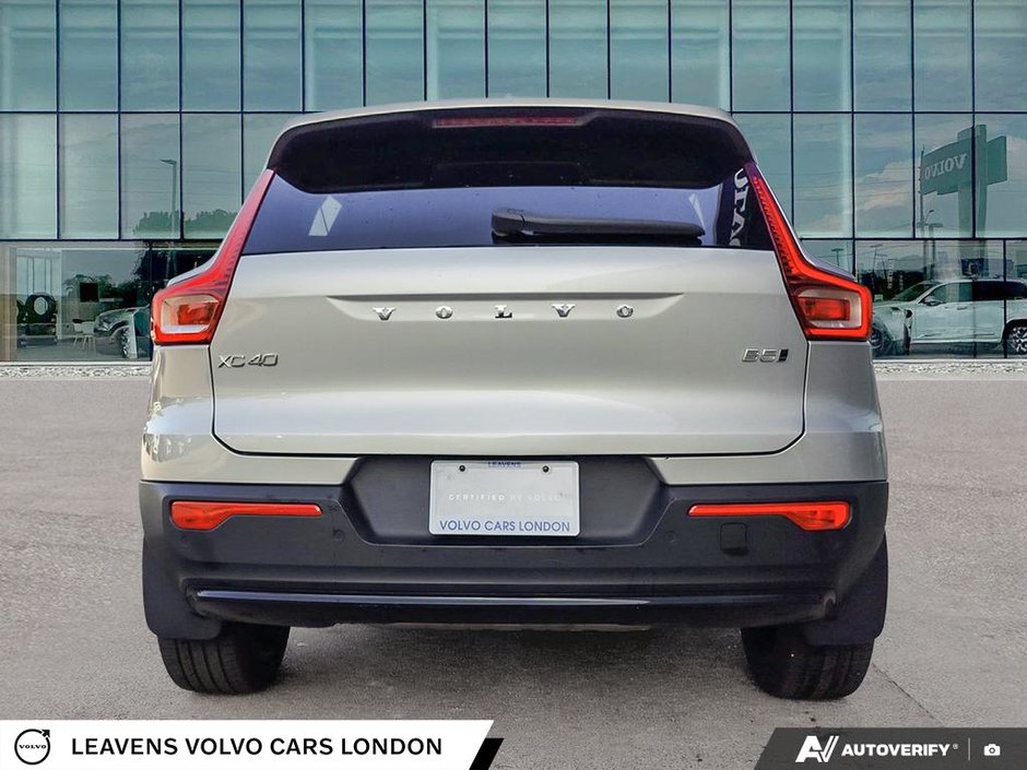 2024 Volvo XC40 ULTIMATE DARK THEME-4