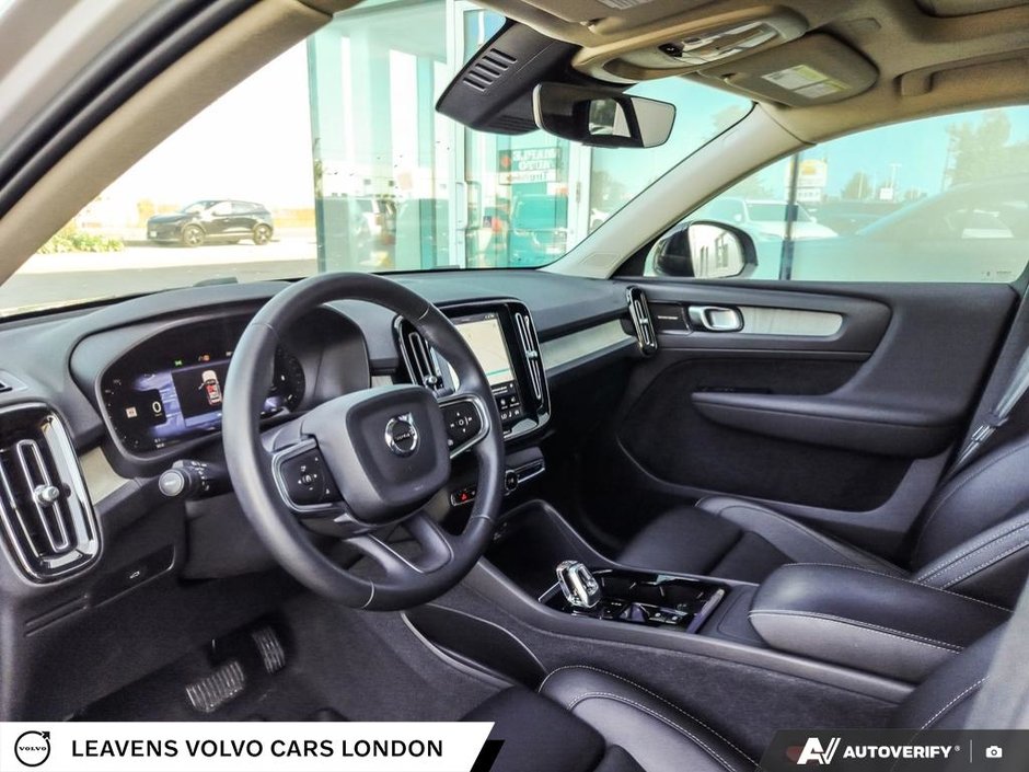 2024 Volvo XC40 ULTIMATE DARK THEME-12