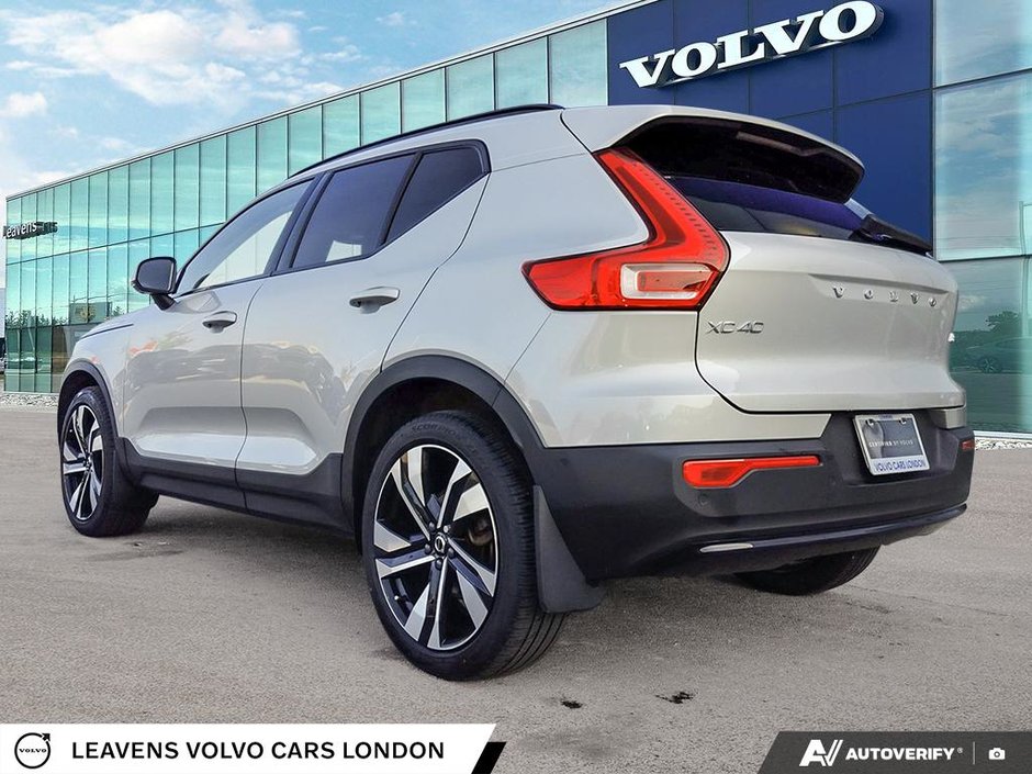 2024 Volvo XC40 ULTIMATE DARK THEME-3