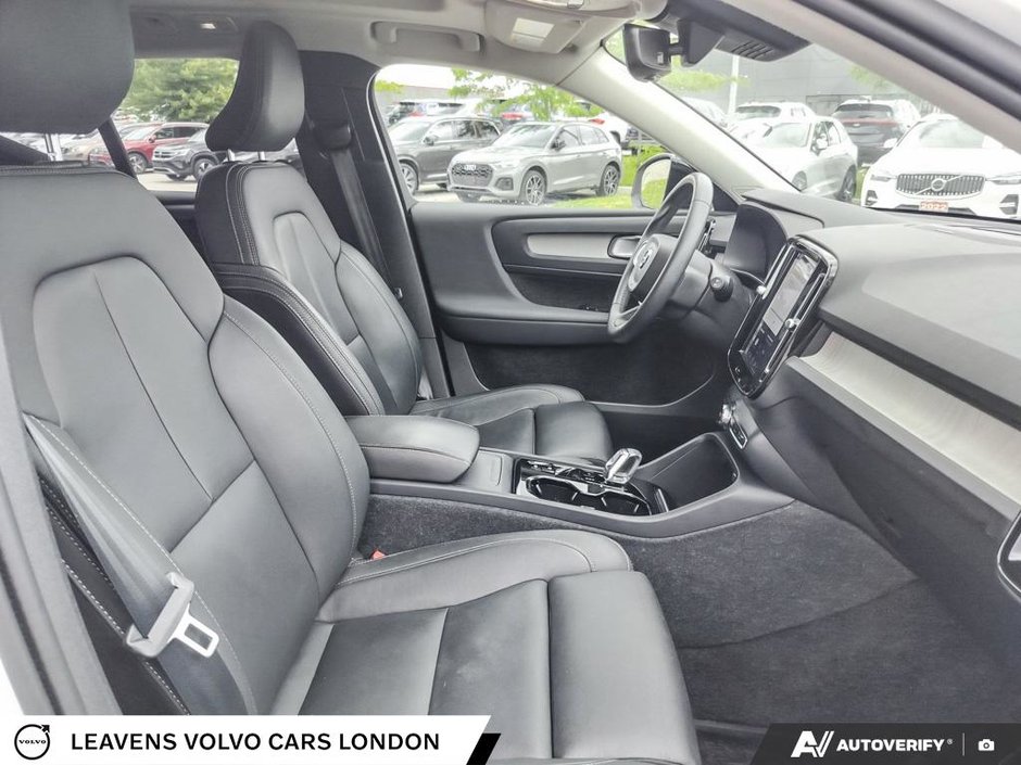 2024 Volvo XC40 ULTIMATE DARK THEME-21