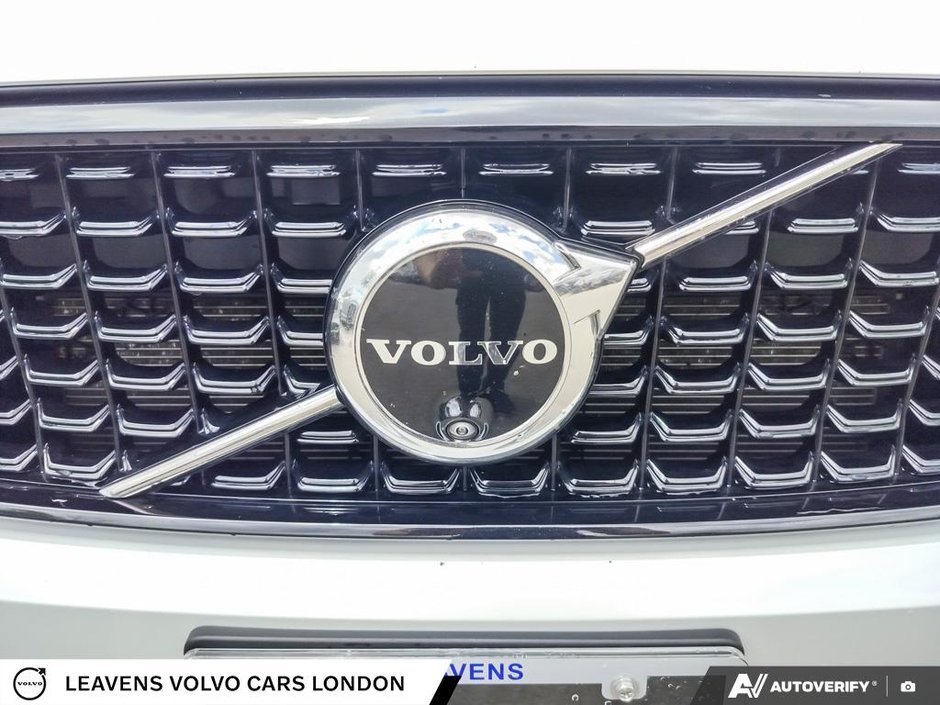 2024 Volvo XC40 ULTIMATE DARK THEME-8