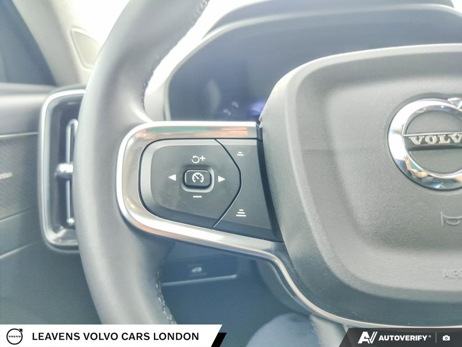 2024 Volvo XC40 ULTIMATE DARK THEME-29