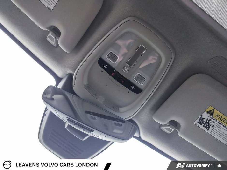 2024 Volvo XC40 ULTIMATE DARK THEME-20