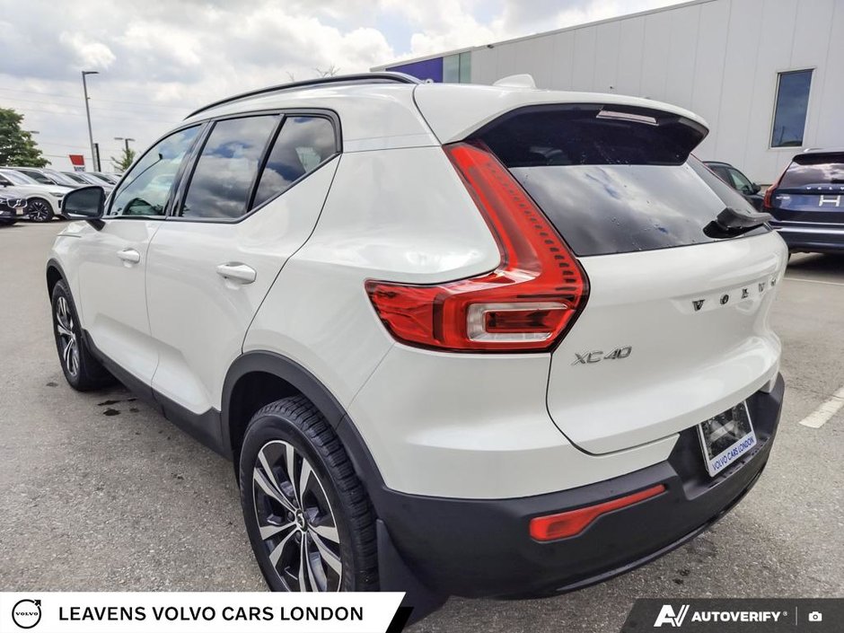 2024 Volvo XC40 ULTIMATE DARK THEME-10