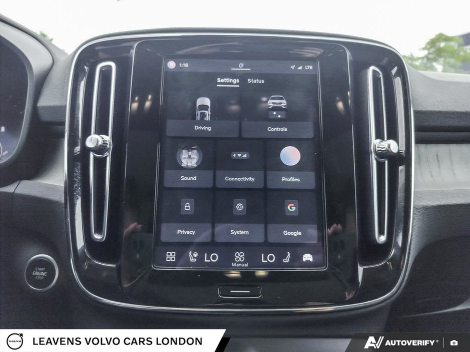 2024 Volvo XC40 ULTIMATE DARK THEME-27