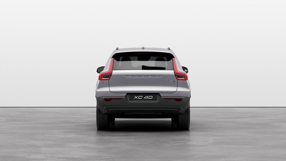 2025 Volvo XC40 PLUS DARK THEME-3