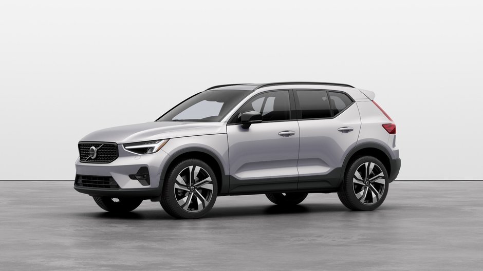 2025 Volvo XC40 PLUS DARK THEME-0