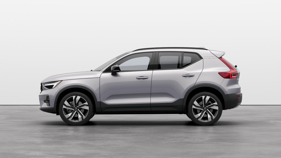 2025 Volvo XC40 PLUS DARK THEME-5