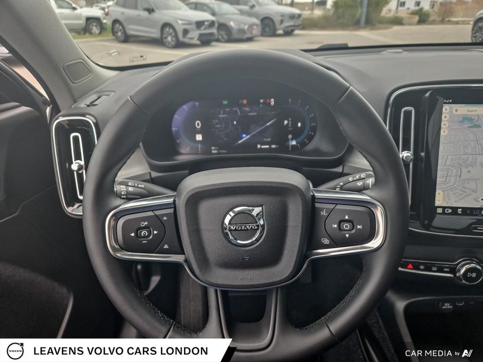 2025 Volvo XC40 PLUS DARK THEME-13