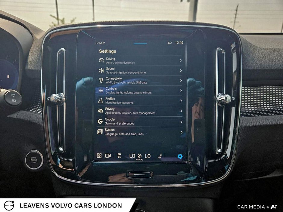 2025 Volvo XC40 PLUS DARK THEME-27