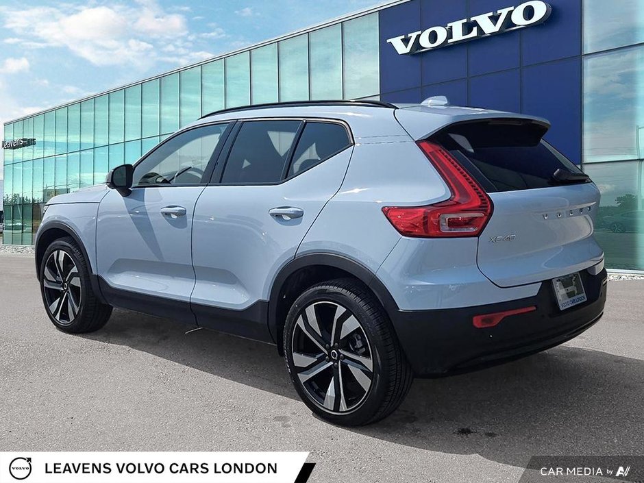 2025 Volvo XC40 PLUS DARK THEME-3