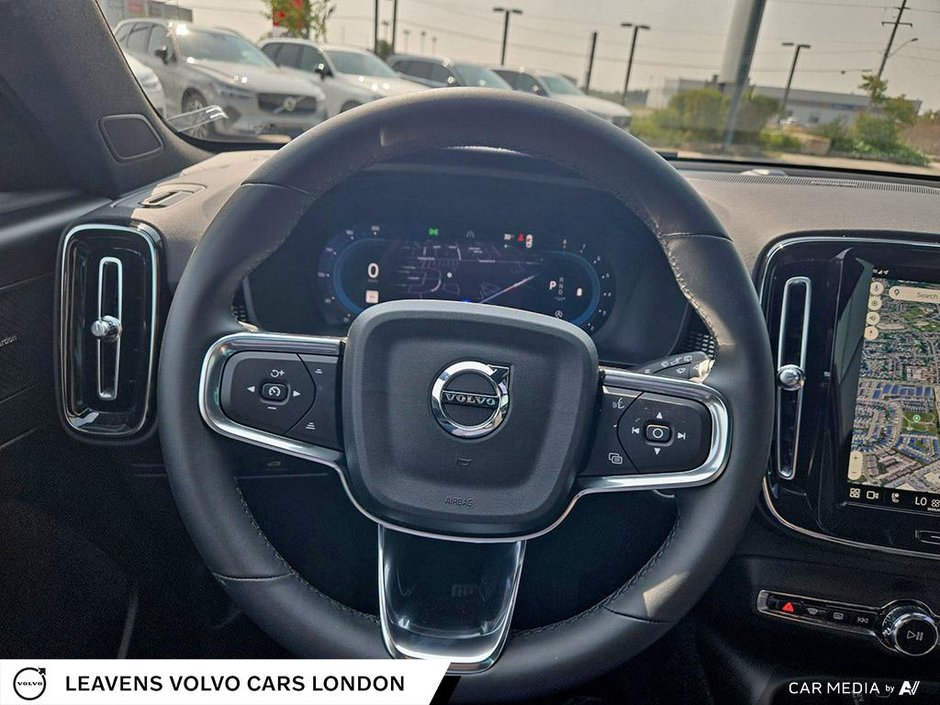 2025 Volvo XC40 PLUS DARK THEME-13