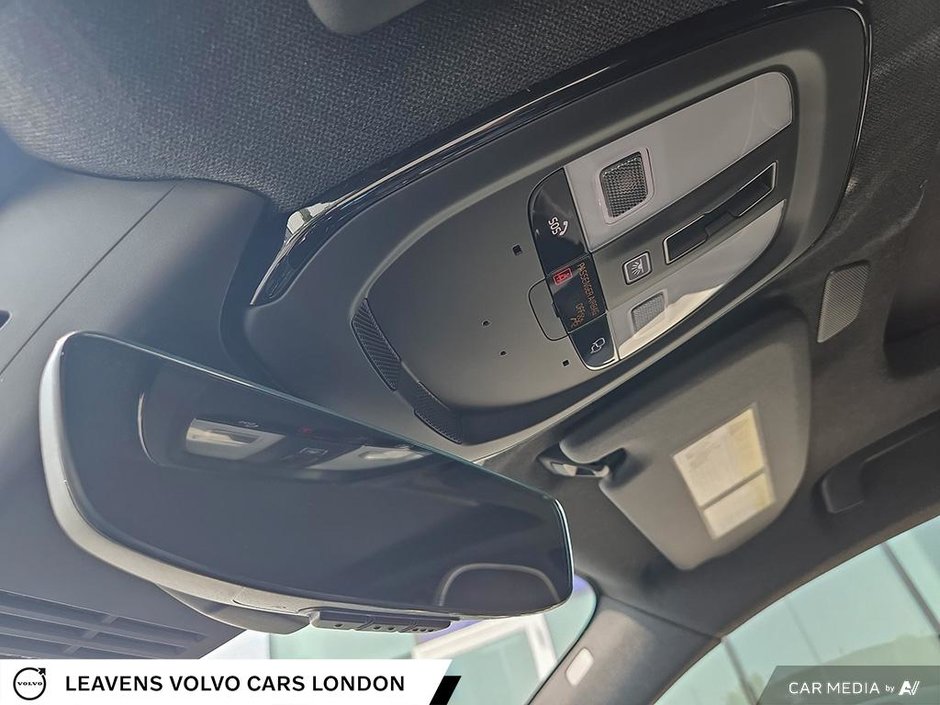 2025 Volvo XC40 PLUS DARK THEME-20