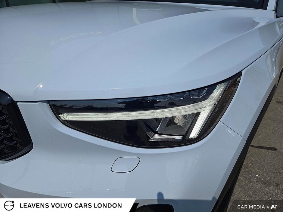 2025 Volvo XC40 PLUS DARK THEME-7