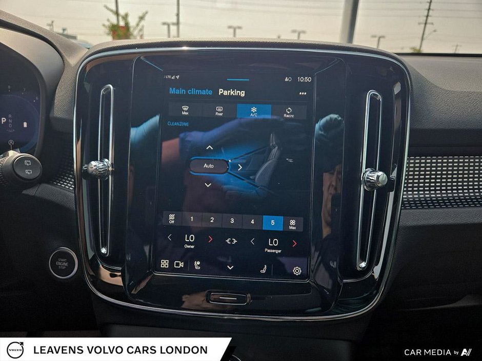 2025 Volvo XC40 PLUS DARK THEME-29