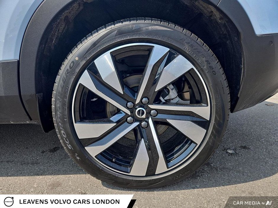 2025 Volvo XC40 PLUS DARK THEME-5