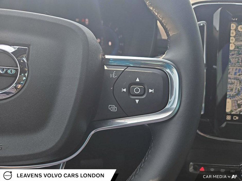 2025 Volvo XC40 PLUS DARK THEME-15
