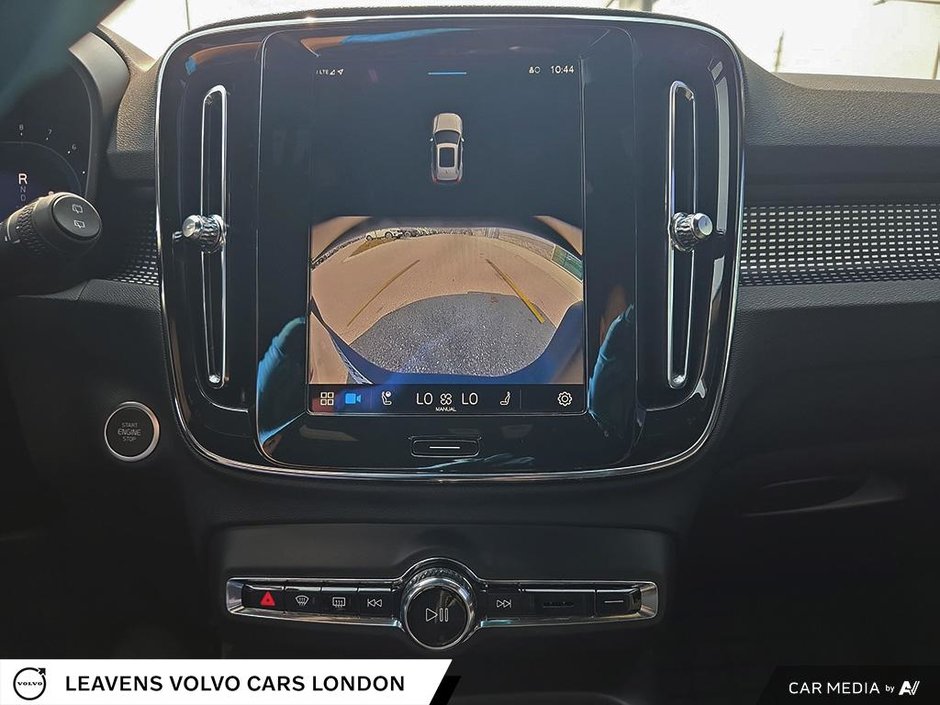 2025 Volvo XC40 PLUS DARK THEME-18