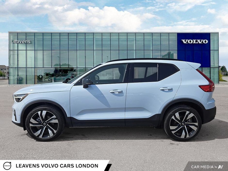 2025 Volvo XC40 PLUS DARK THEME-2