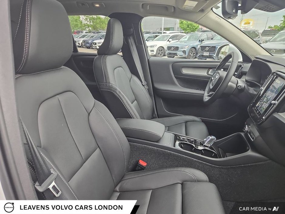 2025 Volvo XC40 PLUS BRIGHT THEME-21