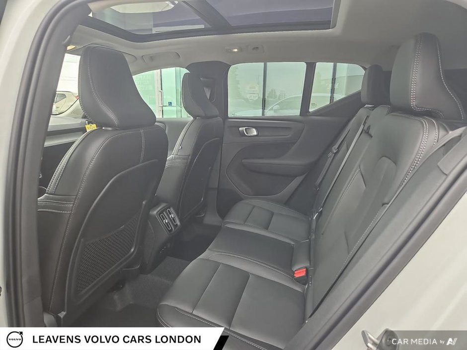 2025 Volvo XC40 PLUS BRIGHT THEME-22