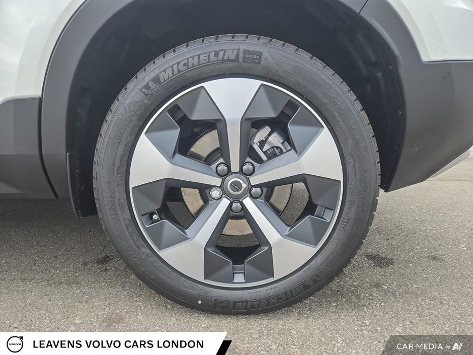 2025 Volvo XC40 PLUS BRIGHT THEME-5