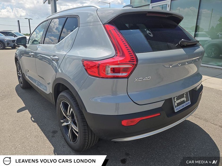 2025 Volvo XC40 CORE BRIGHT THEME-10