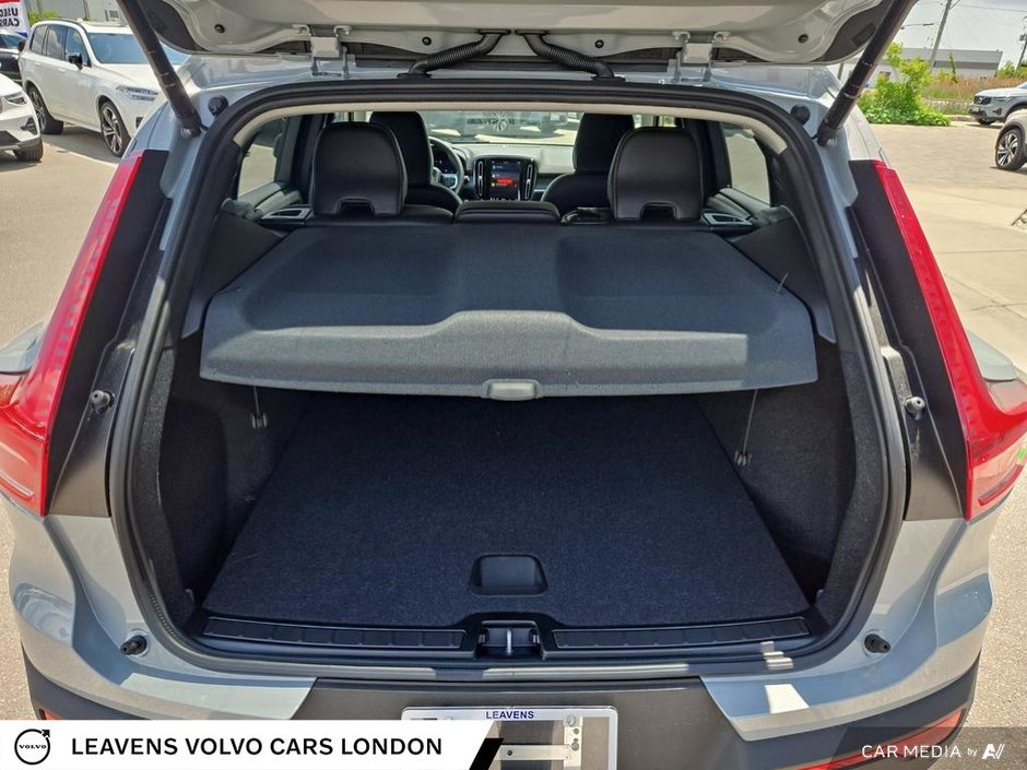2025 Volvo XC40 CORE BRIGHT THEME-11