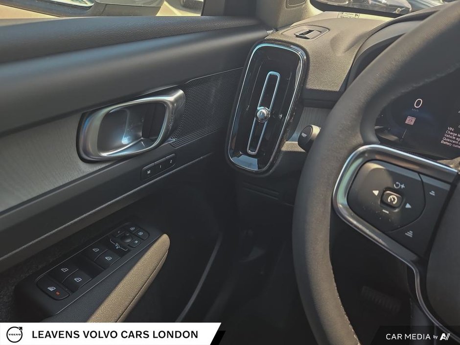 2025 Volvo XC40 CORE BRIGHT THEME-16