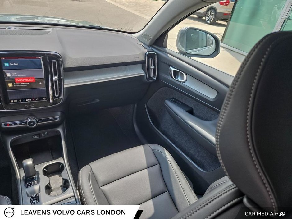 2025 Volvo XC40 CORE BRIGHT THEME-24