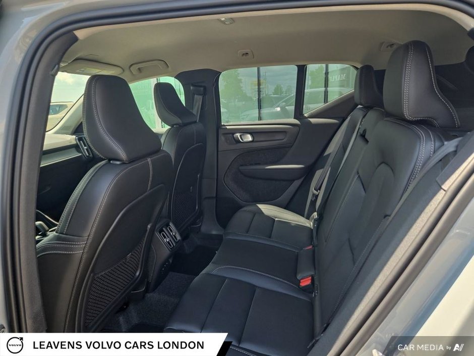 2025 Volvo XC40 CORE BRIGHT THEME-22