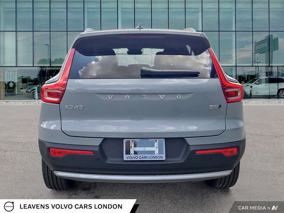 2025 Volvo XC40 CORE BRIGHT THEME-4
